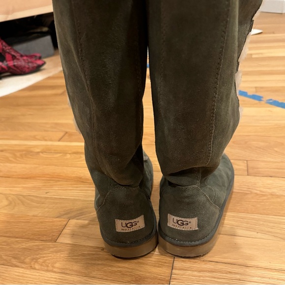 COPY - UGG lace up high boot - Picture 6 of 8